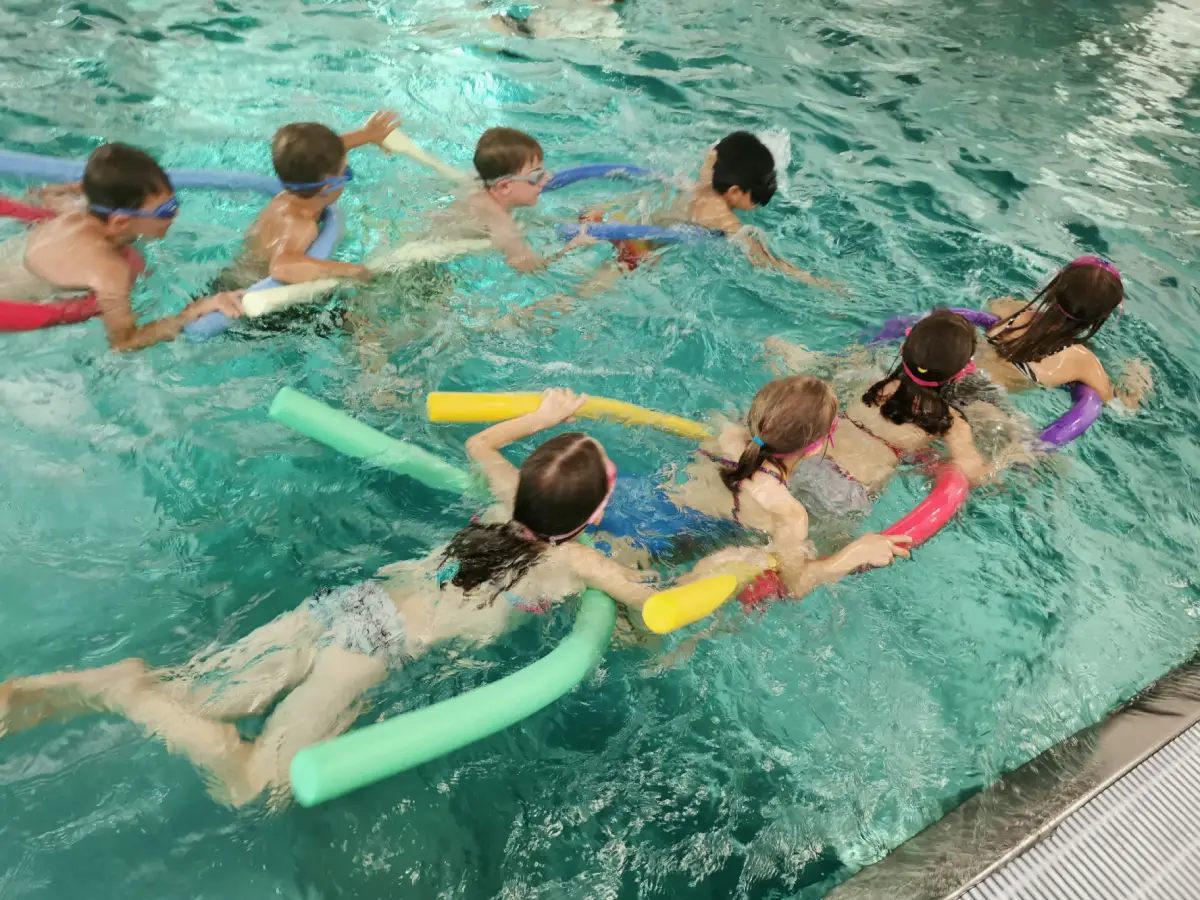 SarahKids für Schulen und Kindergärten. Eindrücke vom Schwimm und Turn Zusatzangebot für Schulen